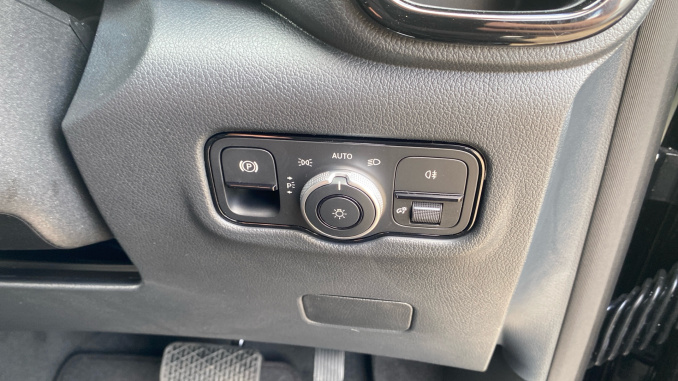 Mercedes-Benz Vito Tourer L3 Diesel Rwd 116 CDI Select 9-Seater 9G-Tronic - Image 35
